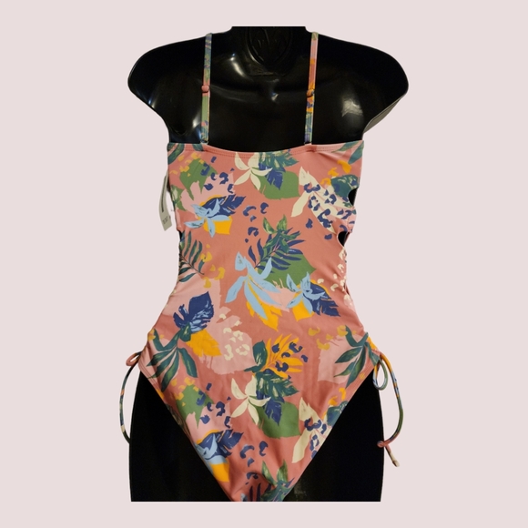 True Craft One-piece Swimsuit - Picture 2 of 5